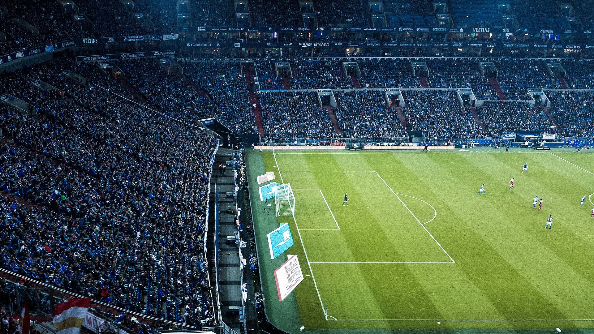 不止于赛场：F1在科技与娱乐结合的新路径，f1赛车科技